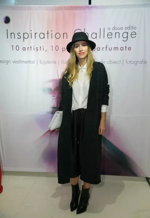 Vernisajul AVON Inspiration Challenge: 10 artiști, 10 povești parfumate