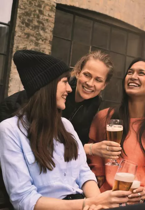 5 ţinute lejere pentru o ieşire la bere
