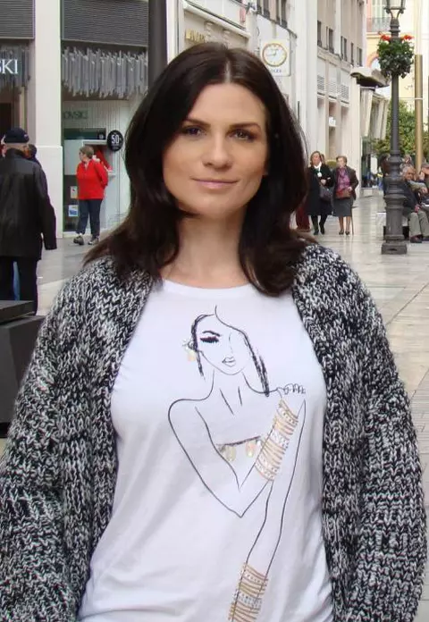 Ellie White, prima vacanță peste hotare alături de băiețelul ei!