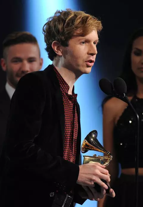Kanye West întrerupe discursul câștigătorului Grammy