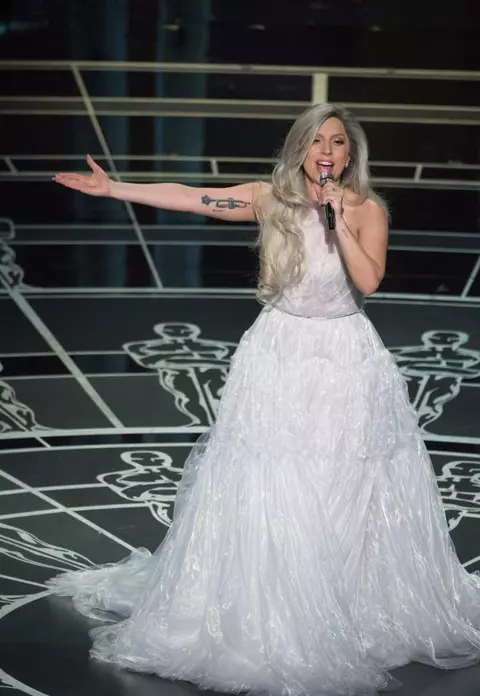 Lady Gaga se schimbă
