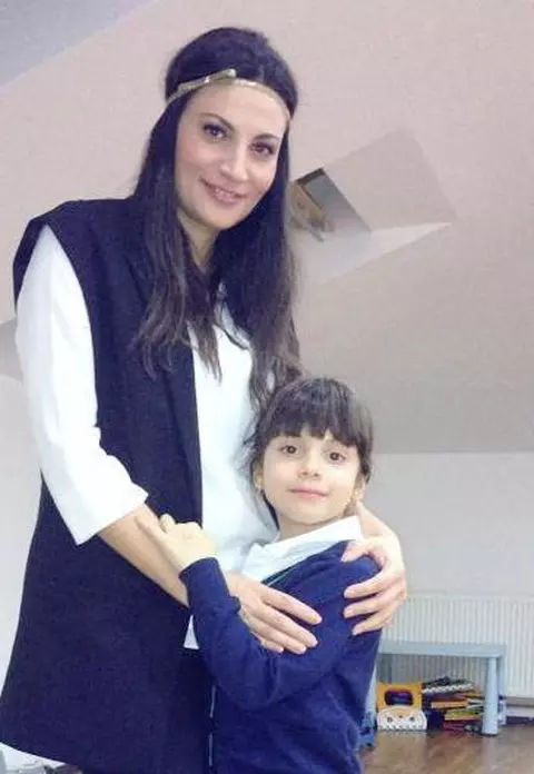Ioana Ginghină – Sărbătoreşte primăvara alături de fiica ei