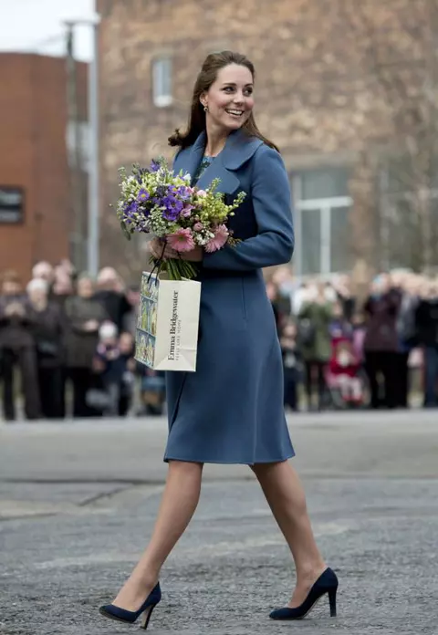 Ducesa de Cambridge – Stylish în albastru