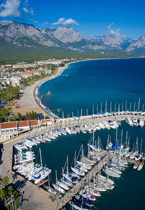 Kemer, orașul vibrant al Turciei