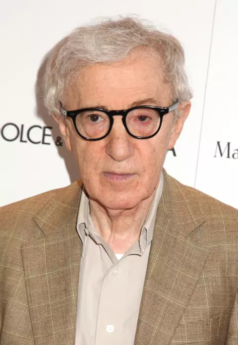 Woody Allen a avut o aventură cu un model de 16 ani! Ea însă nu-l acuză, ci dimpotrivă, spune că nu are niciun regret...