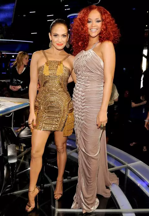 Jennifer Lopez vrea să înregistreze un duet cu Rihanna