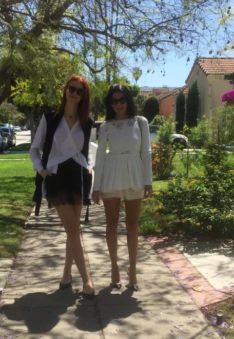 Exclusiv! Malvina Cservenschi si Rhea Costa ne salută din L.A