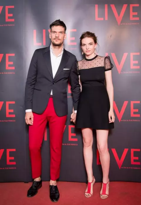 Vedete la premiera filmului “Live”
