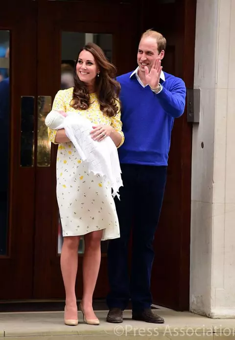 Primele imagini cu fetiţa lui William si Kate