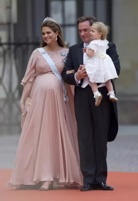 Prima fotografie cu bebeluşul Prinţesei Madeleine a Suediei