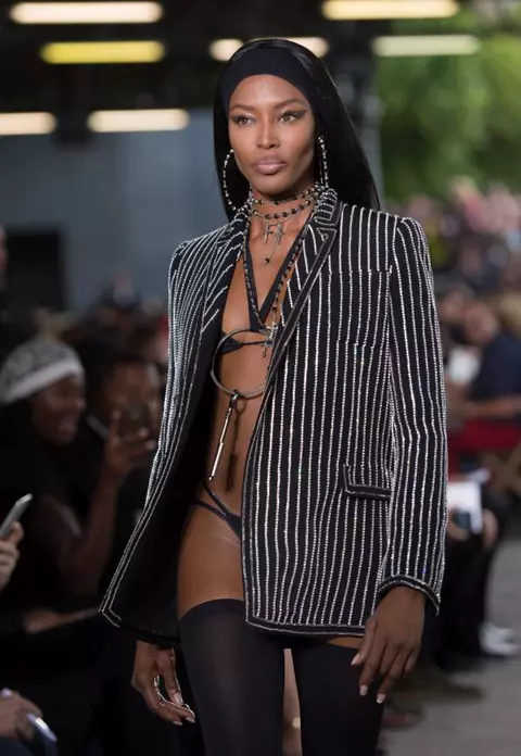 Vedete la show-urile masculine de modă Spring/Summer 2016 de la Paris