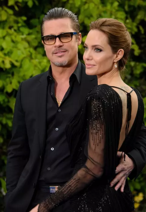 Angelina Jolie şi Brad Pitt vor să le cumpere copiilor o insulă