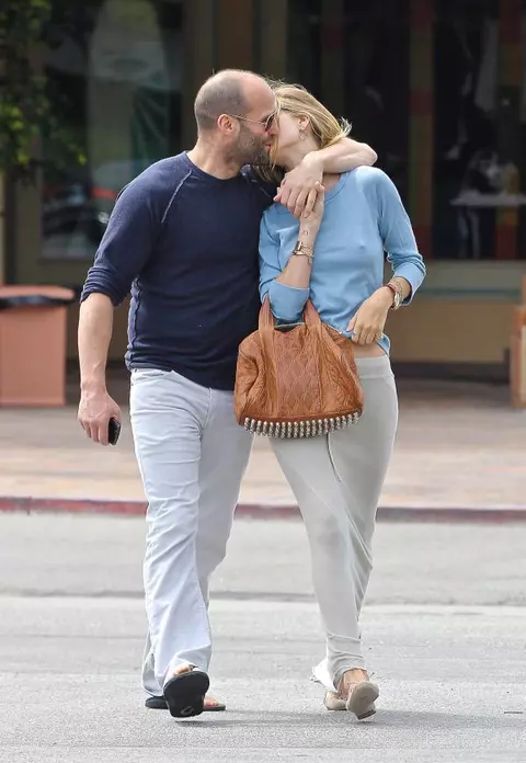Rosie Huntington-Whiteley şi Jason Statham - Săruturi în plină stradă