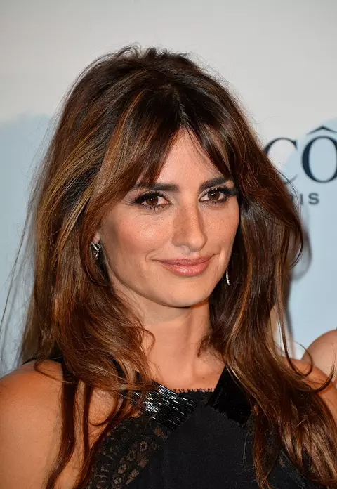 Penelope Cruz şi-a schimbat look-ul pentru o cauză nobilă