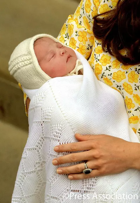 "Efectul" Charlotte – La 4 luni, mica Prinţesă aduce venituri uriaşe Marii Britanii