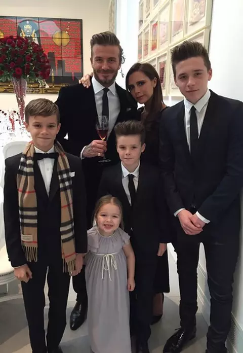 Cum a ajuns familia Beckham mai bogată decât Regina Elisabeta a II-a