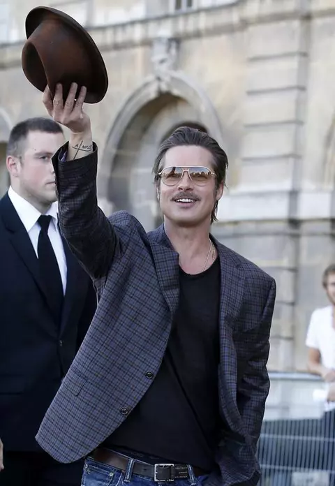 Brad Pitt şi-a schimbat look-ul pentru un nou rol