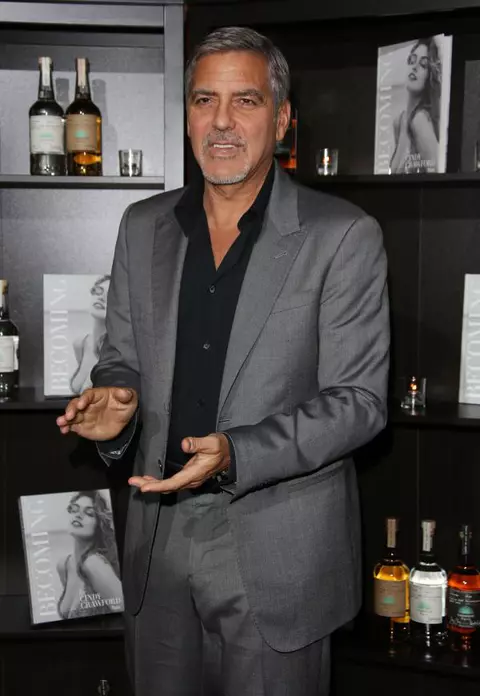 George Clooney – Cum a ajuns în pat cu Cindy Crawford