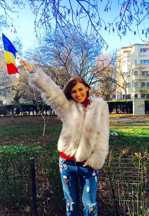 La mulţi ani, România! Iată cum au sărbătorit vedetele Ziua Naţională!