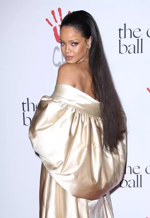 Rihanna - Gazda perfectă a evenimentului caritabil „Diamond Ball”