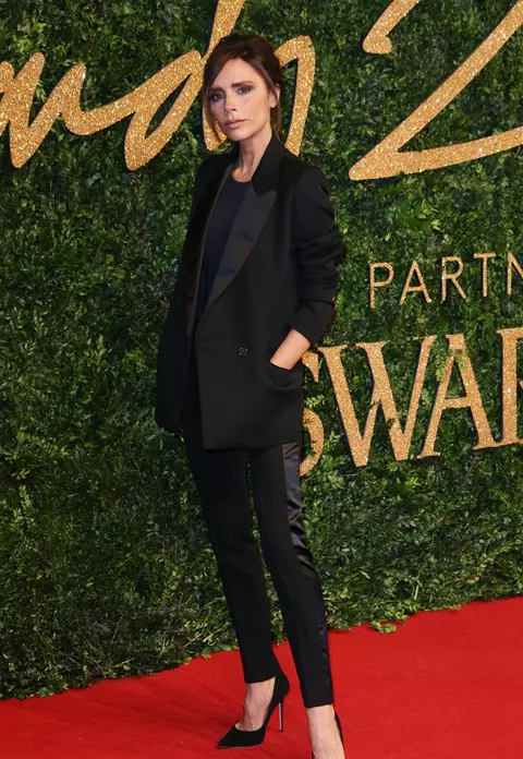 Victoria Beckham, într-o fotografie de familie alături de fiul ei cel mare