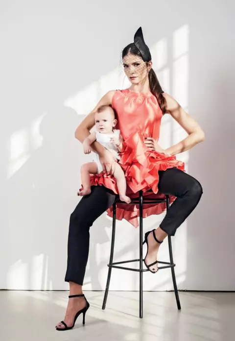 Alina Puşcaş – Prima şedinţă foto cu fiul ei de 5 luni