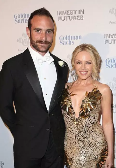 Kylie Minogue – Tot mai aproape de prima căsătorie