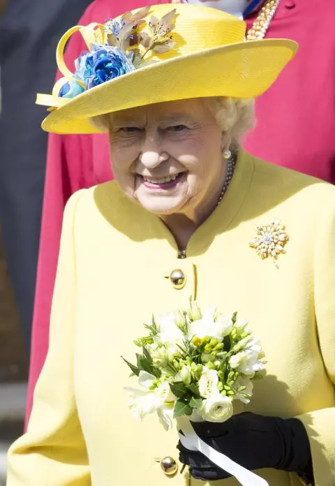 Paştele în familia regală britanică. Uite ce ţinute au purtat regina şi doamnele din înalta societate!