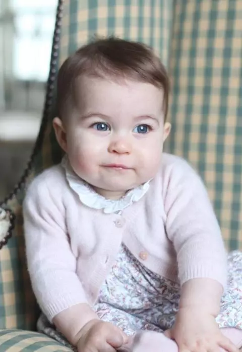 Prinţesa Charlotte este o fetiţă adorabilă