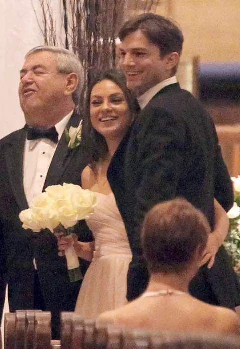 Ashton Kutcher a vorbit despre căsătoria lui secretă cu Mila Kunis