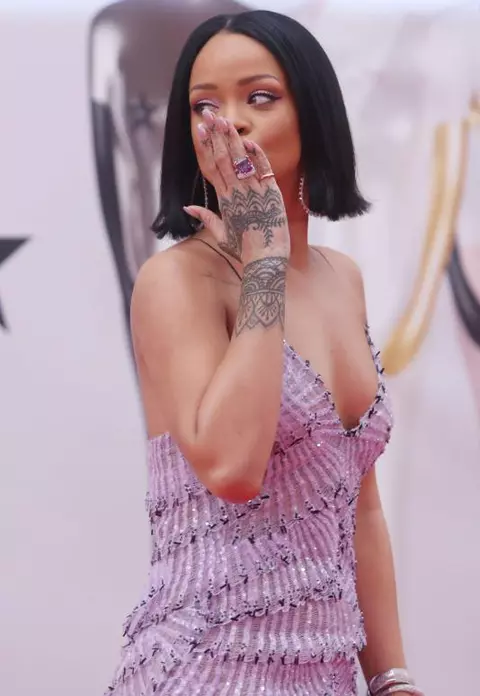 Rihanna cântă în această vară la Bucureşti