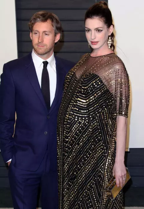 Anne Hathway  a născut un băieţel