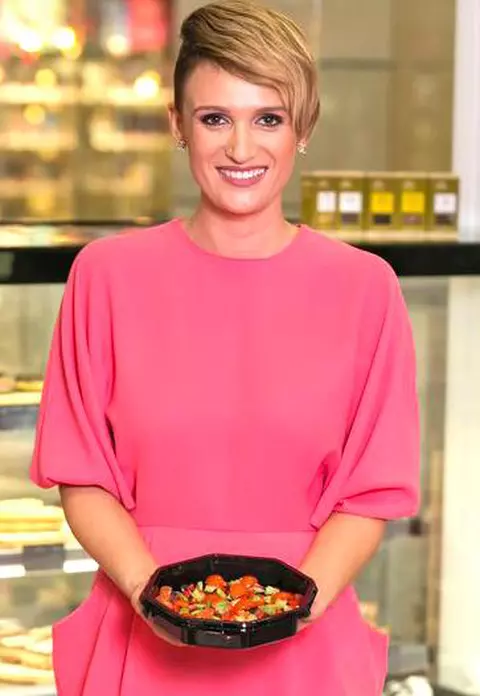 Cum să ții post raw vegan până la Paşte. Meniul pe zile propus de Carmen Negoiţă