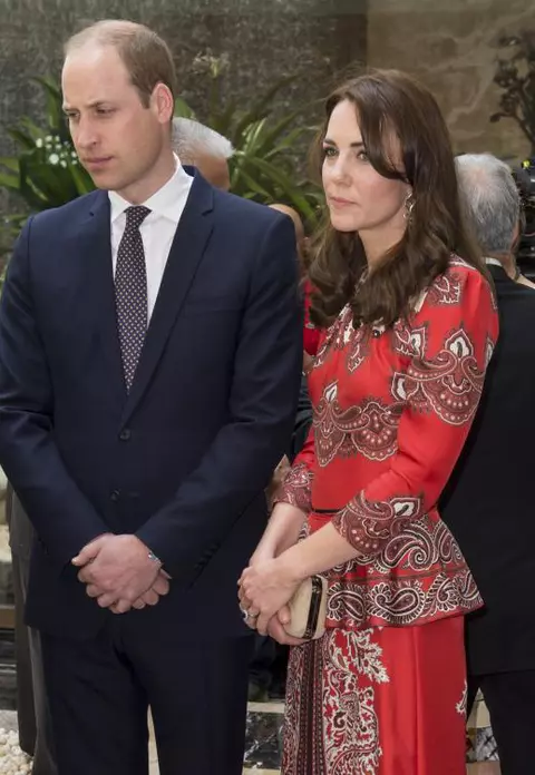 Kate Middleton – Început perfect de turneu în India. Ţinutele minunate purtate de Ducesă