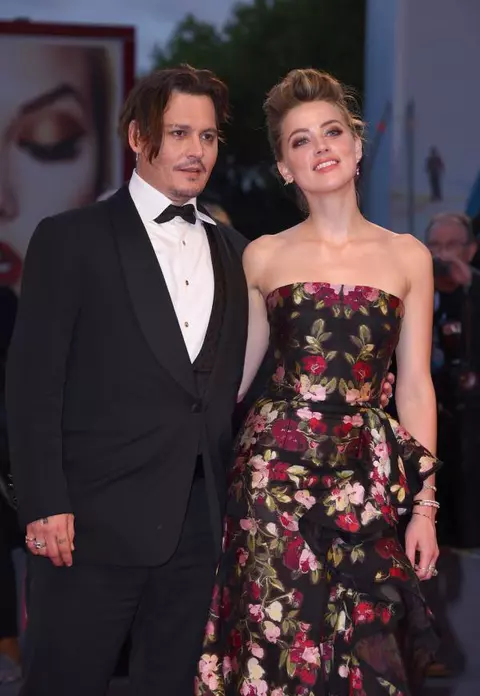 Johnny Depp – Acuzat de Amber Heard de violenţă conjugală, actorul este apărat de celelate femei din viaţa lui