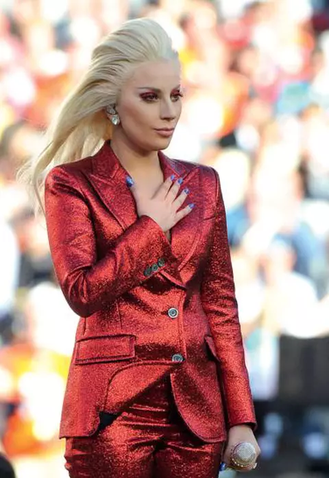Lady Gaga – Gata cu extravaganţele
