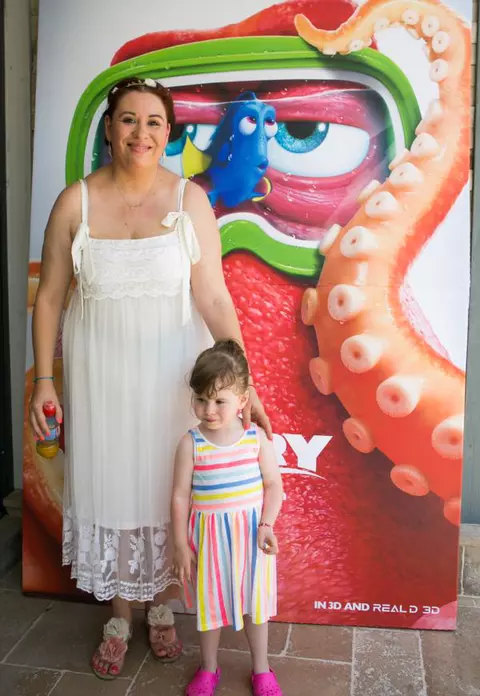 Oana Roman şi fiica ei au pornit în căutarea lui Dory