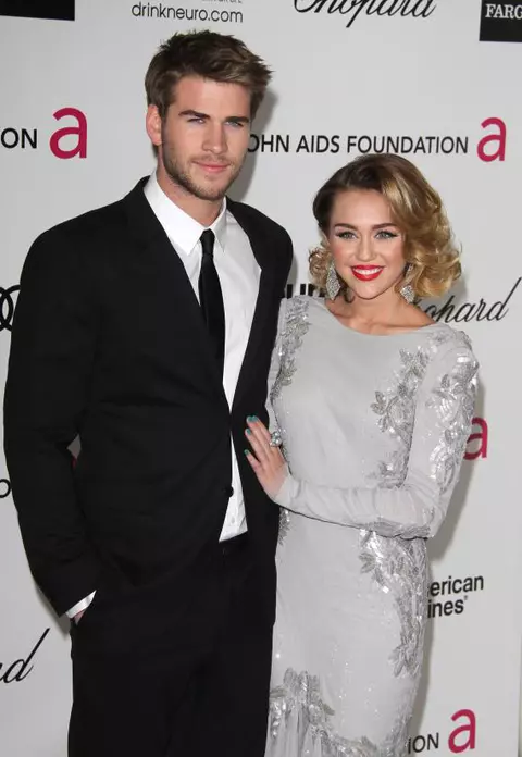Miley Cyrus și Liam Hemsworth se pregătesc de nuntă