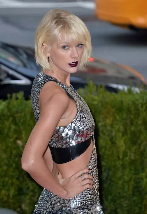 Taylor Swift începe o nouă relaţie