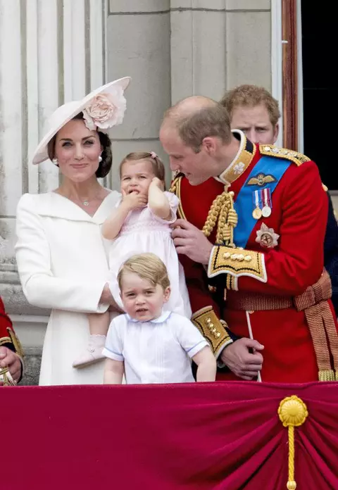 Prinţesa Charlotte, la prima apariţie în balconul Palatului Buckingham