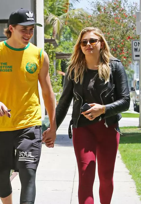 Brooklyn Beckham şi Chloe Grace Moretz – Cât de cool şi de îndrăgostiţi sunt!