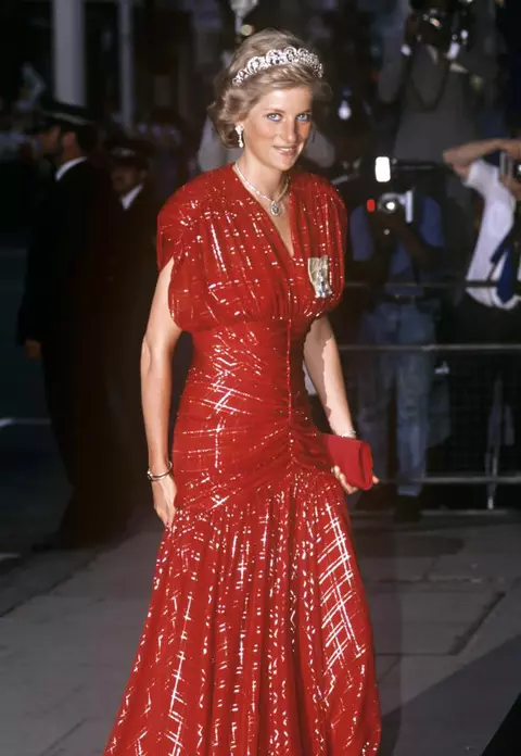 Prinţesa Diana – Cele mai frumoase apariţii ale „Prinţesei Inimilor”