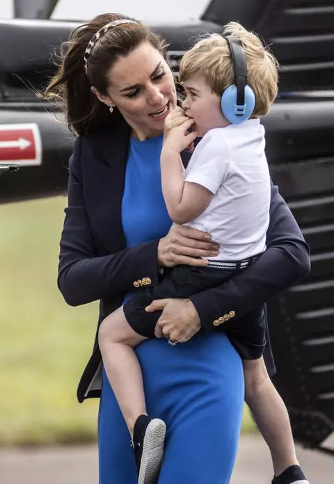 Kate Middleton – O mămică foarte iubitoare. Uite cum a reacţionat când George s-a speriat!