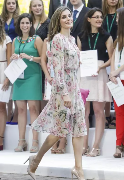 Regina Letizia a Spaniei – Mereu chic şi foarte îndrăgostită