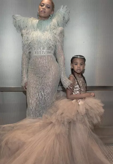 Beyonce – De mână cu Blue Ivy, fiica ei, la MTV Video Music Awards