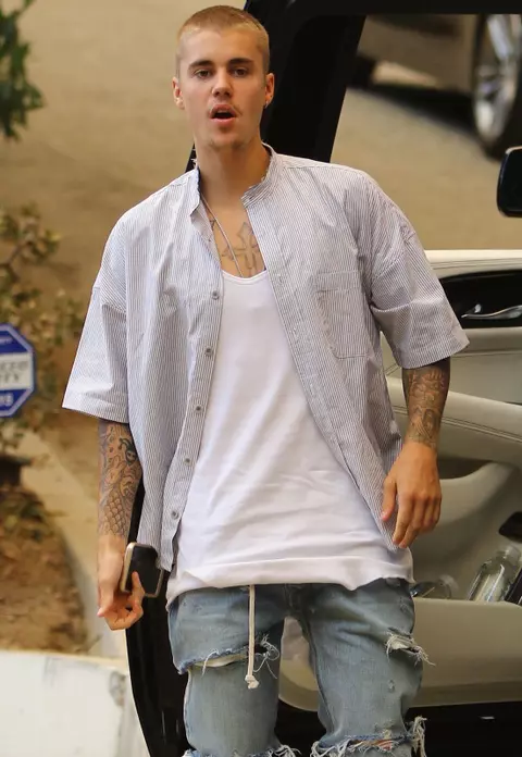 Justin Bieber își alungă fanele cu Poliția