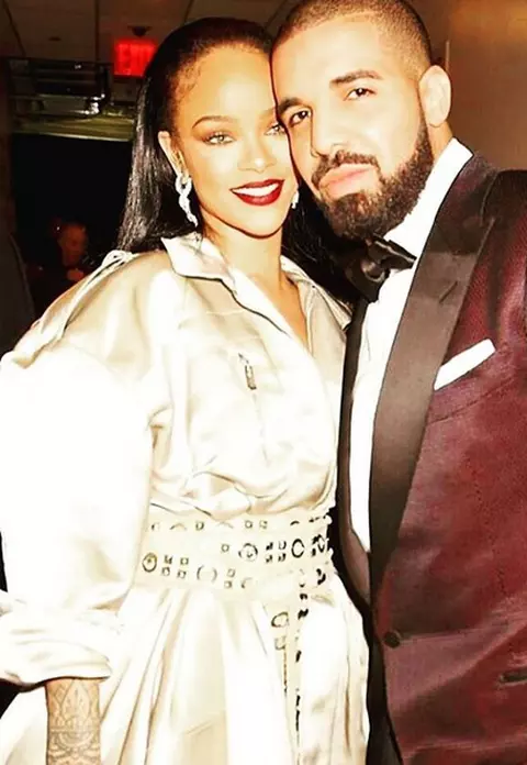 Rihanna - La o cină romantică cu Drake -VIDEO