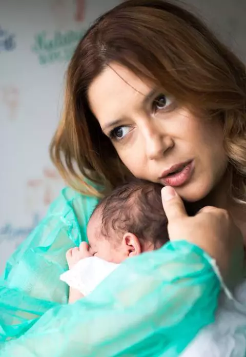Amalia Enache – Momente unice cu fetiţa ei, Alma