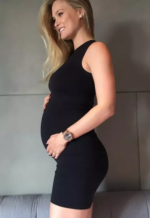 Bar Refaeli a născut o fetiţă