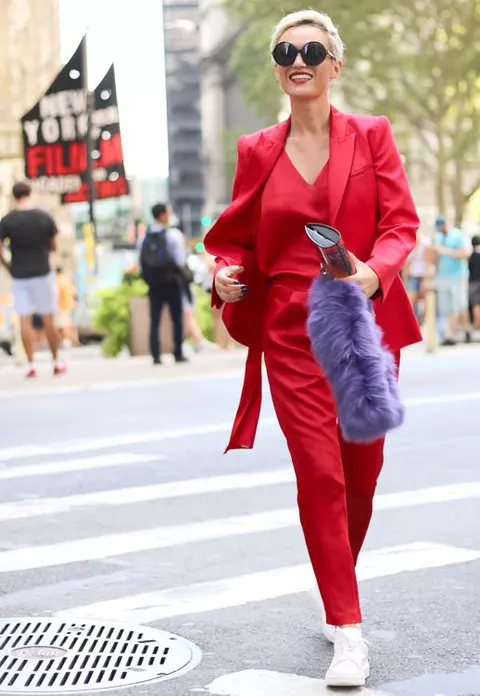 Ţinutele cu care Carmen Negoiţă a ieşit în evidenţă la New York Fashion Week